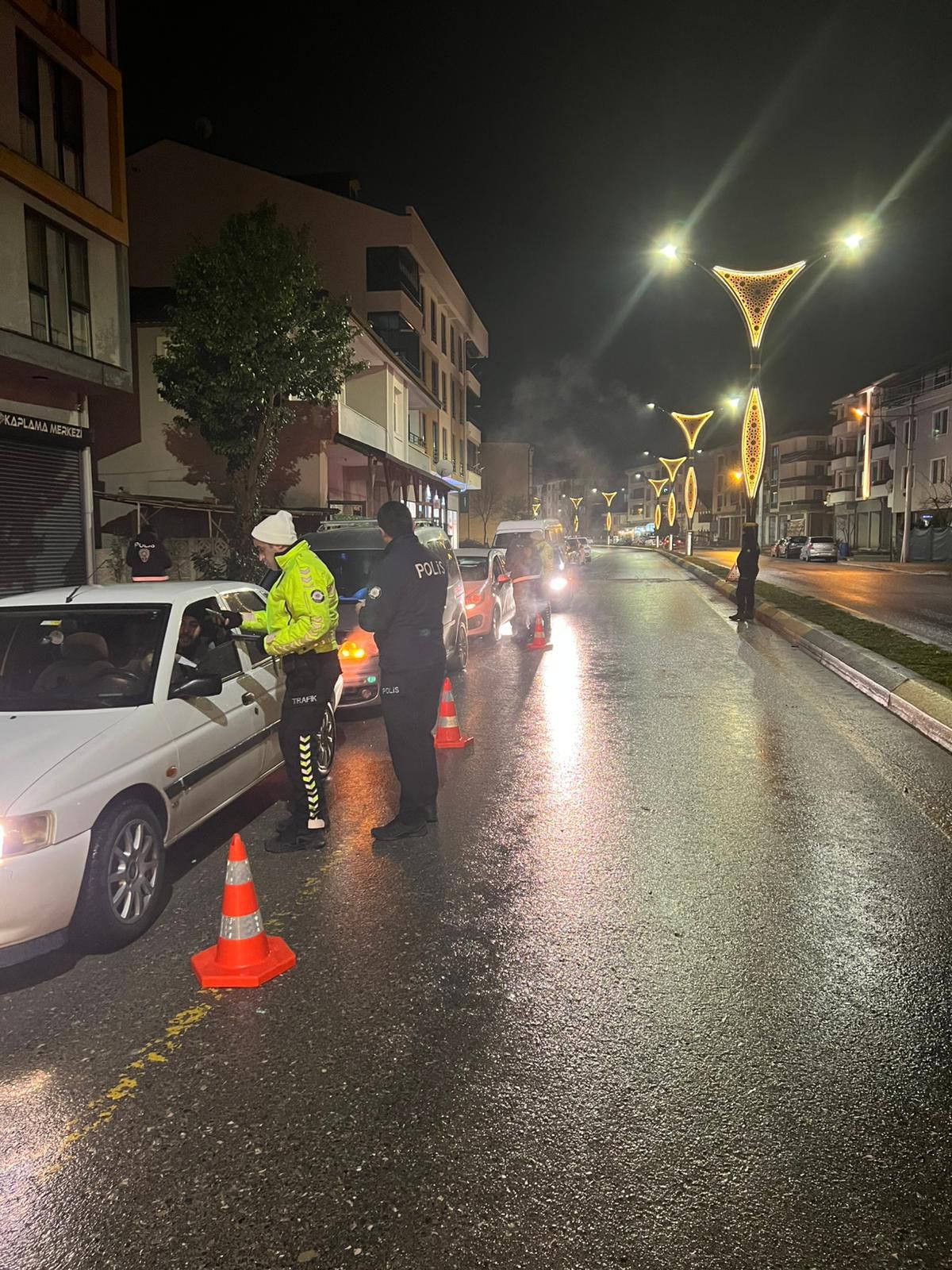 Hendek genelinde polis ve jandarma, Huzur Hendek Uygulamaları gerçekleştirdi