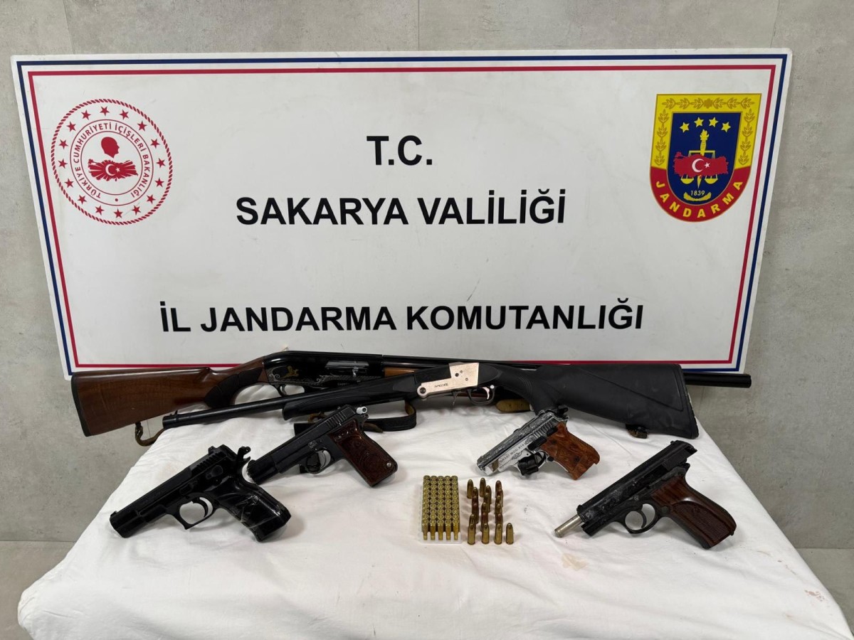 Jandarma'dan Sapanca'da silah silah ticaretine operasyon 2 şahıs tutuklandı