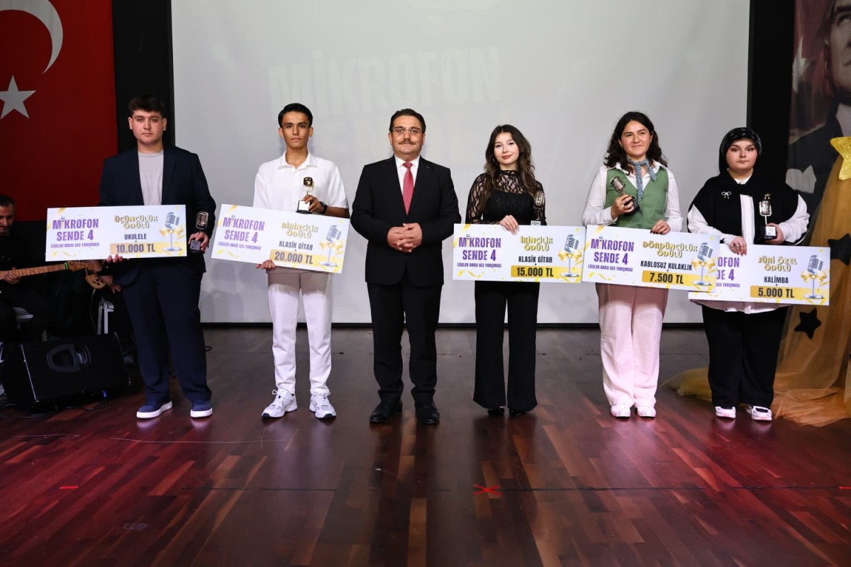 “Mikrofon Sende 4” Yarışmasında Büyük Final Coşkusu Yaşandı