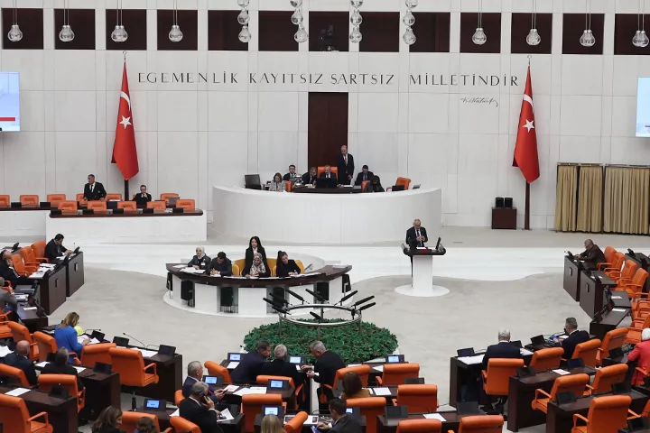 Türk Kızılay Kanunu Teklifi TBMM’de Görüşüldü: Muhalefetten Denetim ve Şeffaflık Eleştirisi