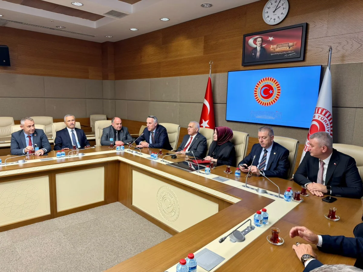 Başkan Osman Çelik ve Muhtarlar Başkentte Temaslarda Bulundu