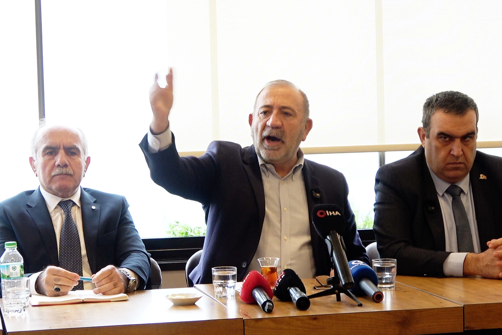 Gürsel Tekin Şile’de partililerle buluştu... ″CHP’yi fabrika ayarlarına döndüreceğiz″