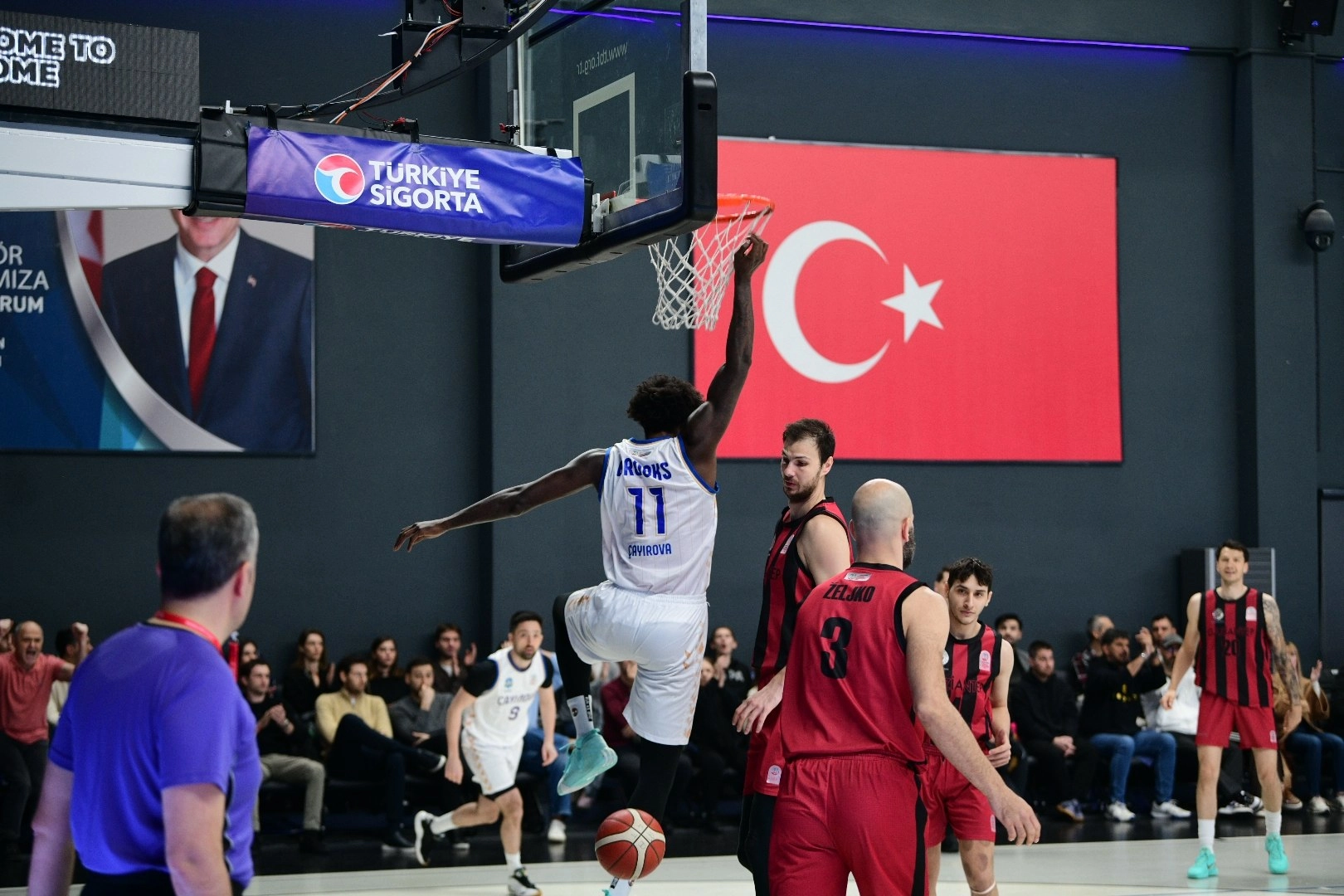 Çayırova Liderliği Son Saniye Basketiyle Ele Geçirdi