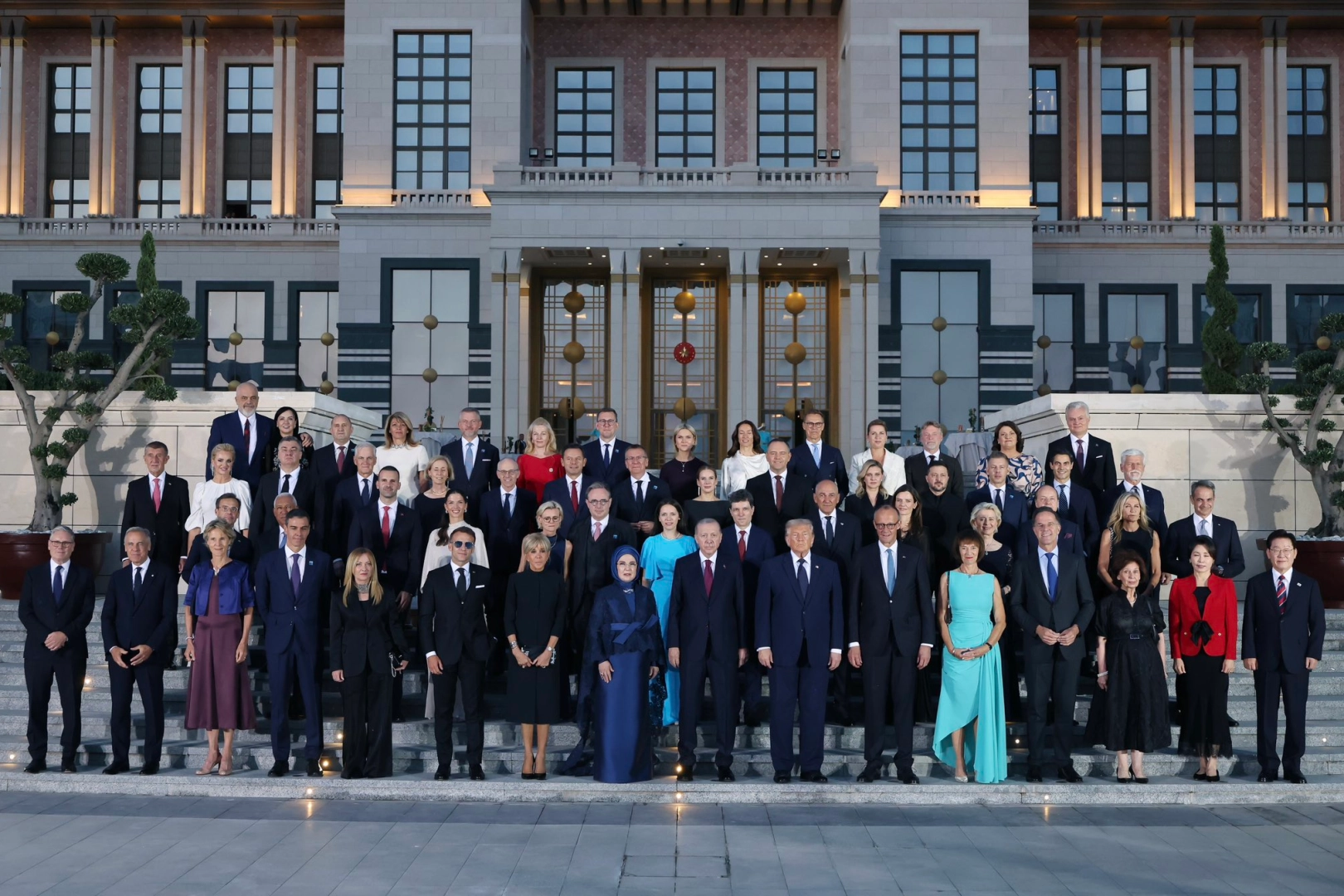 Erdoğan’dan NATO Zirvesi’nde yoğun diplomasi trafiği... 